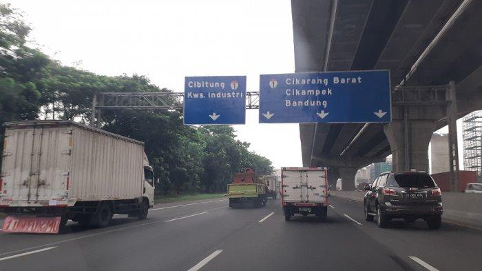 suasana-kendaraan-truk-di-jalan-tol-jakarta-cikampek-bekasi-jawa-barat-pada-selasa-17112020